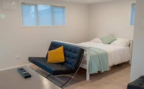 Self Contained Studio Apartment Close To Mission Estate